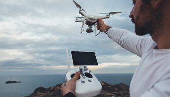  ✈️ Czy OC dla drona jest obowiązkowe? Kto powinien posiadać polisę i jak ją wykupić? (Poradnik 2025)